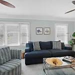 Endless Summer Beach Cottage- In The Heart Of Ob